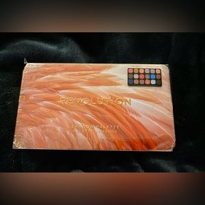 Revolution: Forever Flawless/ Flamboyance Eyeshadow Palette